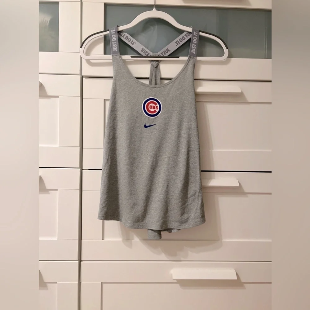 Women’s Chicago Cubs Nike Performance Tank Top - Picture 3 of 6